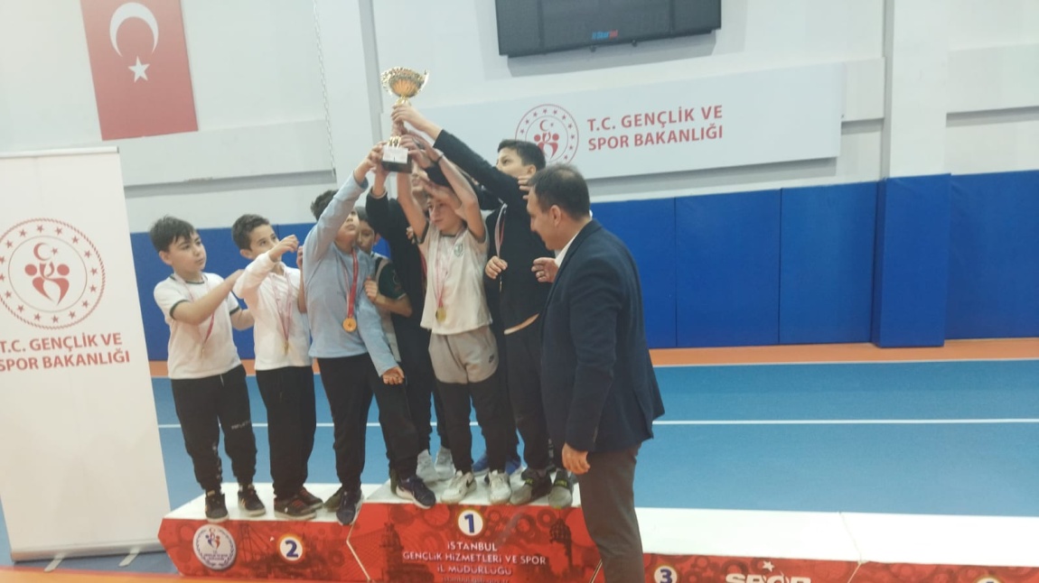 Minik Futsal Okul Takımımız Şampiyon...